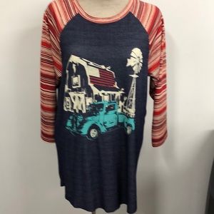 Crazy train old barn and pickup tunic size Medium